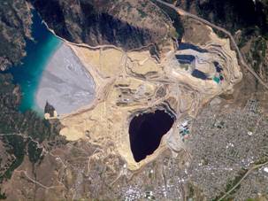 File:Berkeley Pit Butte, Montana.jpg